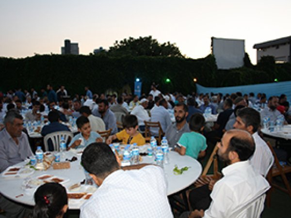 İzmir Peygamber Sevdalıları iftarda buluştu