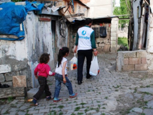 Ağrı Mustazaflar Cemiyeti yardımları devam ediyor