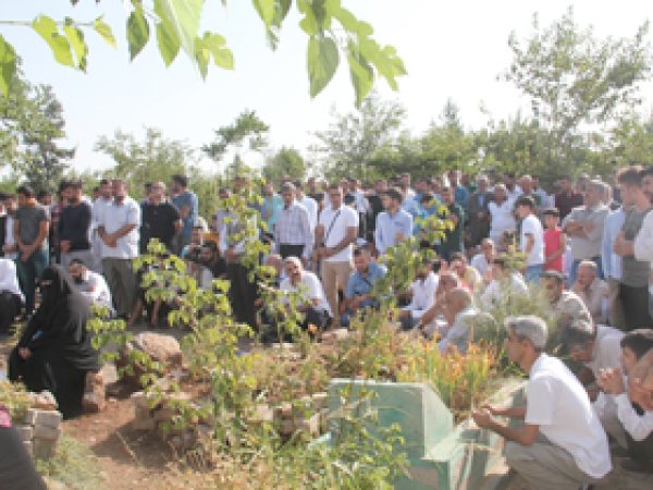 6-8 Ekim şehidlerine bayram ziyareti