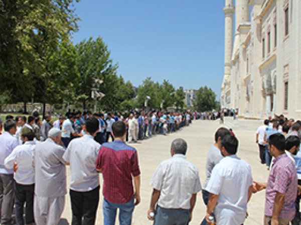 Adana'da Bayram etkinliğine yoğun katılım