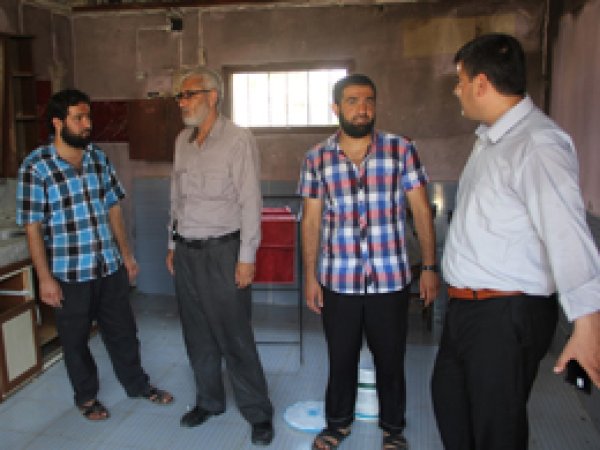 HÜDA PAR işyerleri yakılan esnafı ziyaret etti