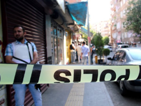 Diyarbakır’da bir genç dehşet saçtı: 3 ölü