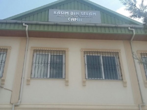 Tarsus’ta cami kurşunlandı