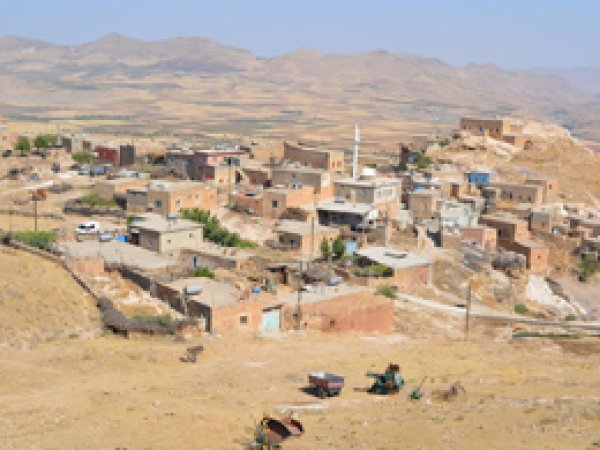 Bin nüfuslu köy hizmet bekliyor