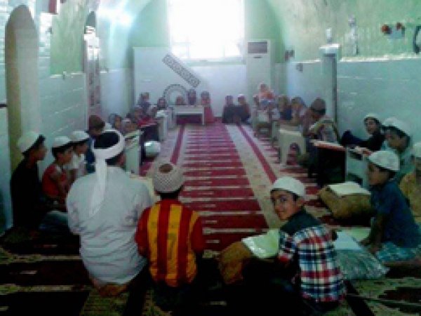 Çiçekli Köyü’nde Kur’an çiçekleri yetişiyor