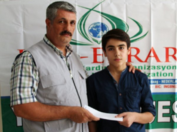 İHO EBRAR’dan yetim öğrencilere destek