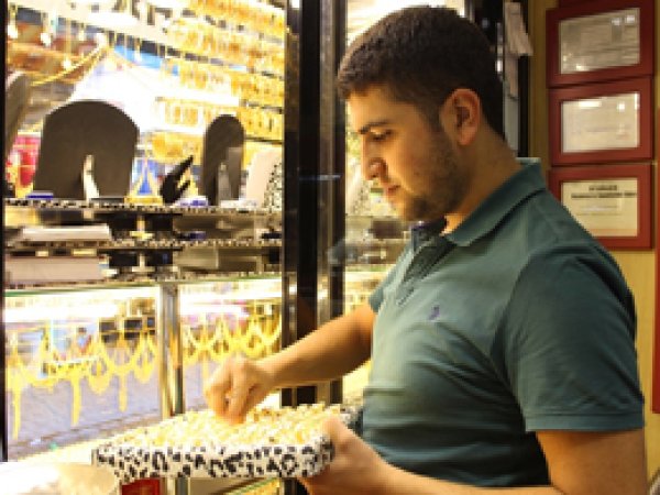 Çin’deki devalüasyon altın fiyatını artırdı