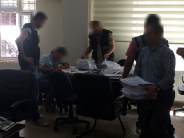 Ağrı'da paralel operasyonu