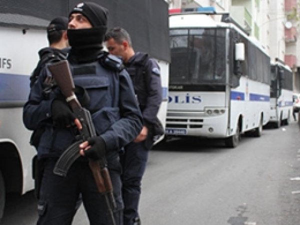 Tarsus’ta 4 kişi tutuklandı