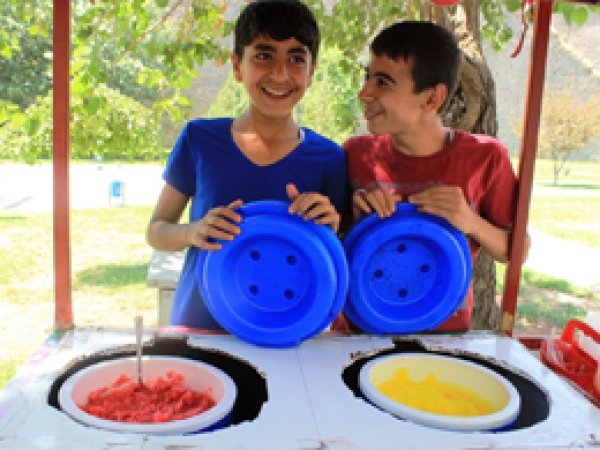 Doğu’da çocuk olmak