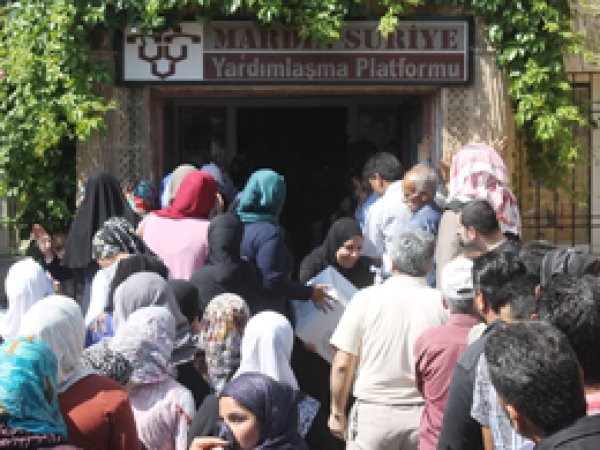 Suriyeli sığınmacılara insani yardım