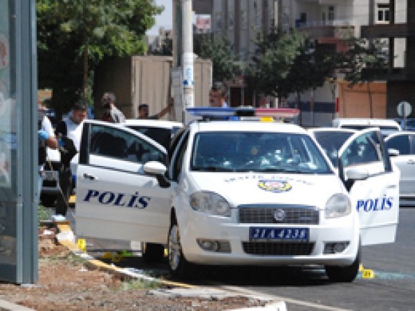 Diyarbakır’daki saldırıda 1 polis hayatını kaybetti