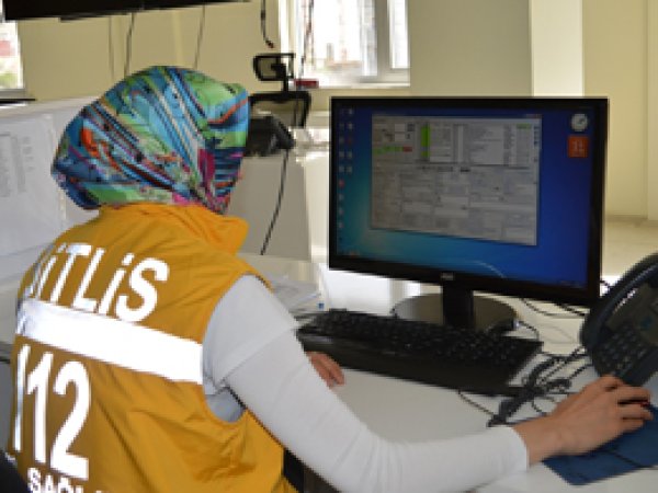 112 çalışanları gelen asılsız çağrılardan rahatsız