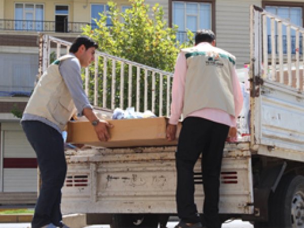 Yetim Der'den evlenen gençlere yardım