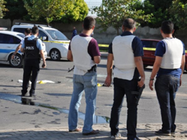 Saldırıda yaralanan komiser hayatını kaybetti
