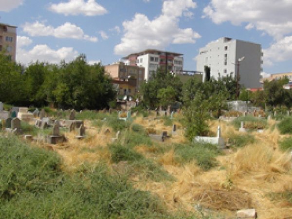 'Mezarlarımızı bulmakta zorluk yaşıyoruz'