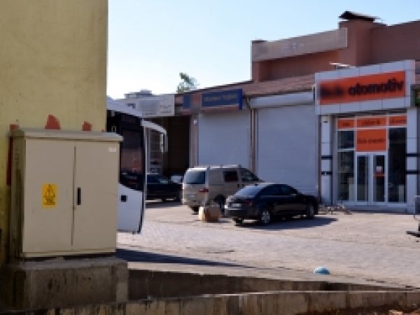 Oto tamircilerinin elektrik sayaçları yapı dışına alındı