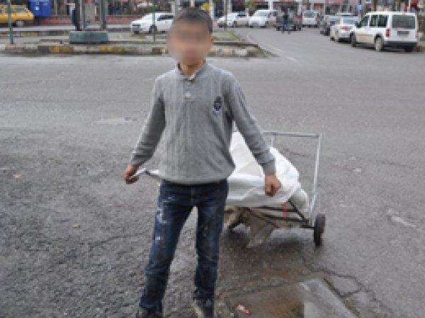 'Onlarca çocuk sokakta çalışmaktan kurtuldu'