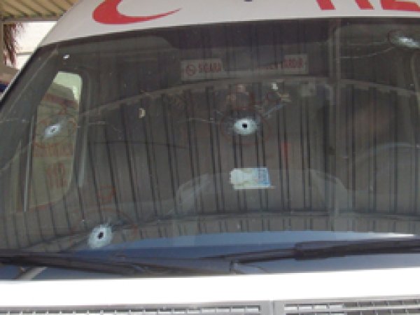 PKK'lılar Cizre'de ambulansa taradı