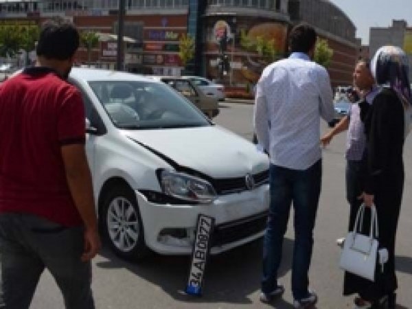 Batman'da maddi hasarlı trafik kazası