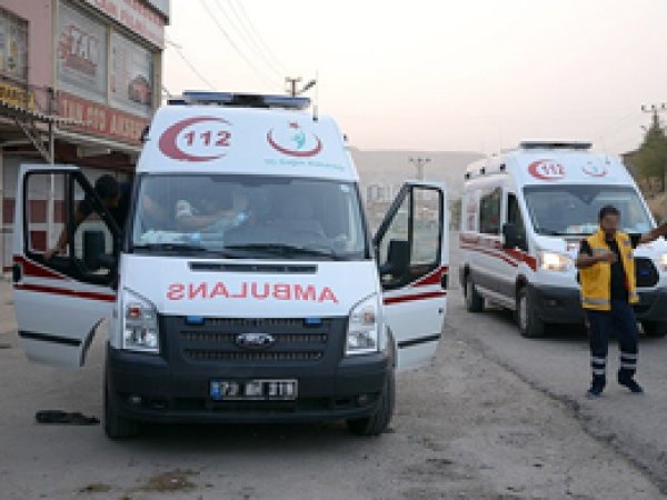 Cizre'de PKK ambulans yağmaladı