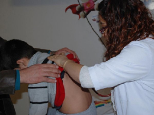 Çocukları sadece başhekim muayene ediyor