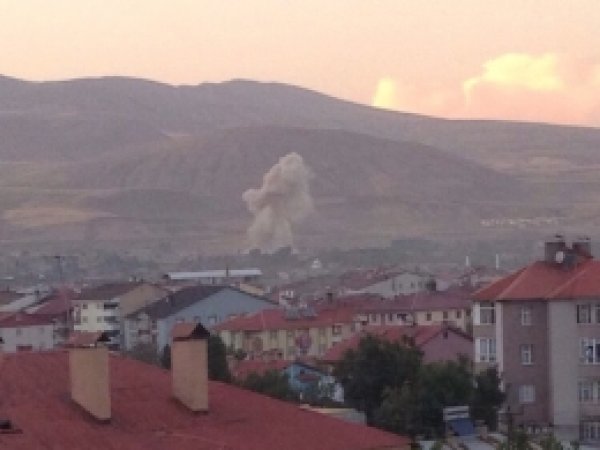 Bitlis'te şiddetli patlama 