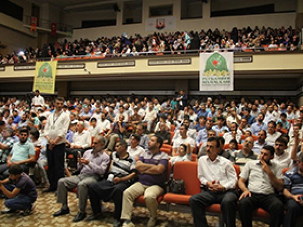 Hz. İbrahim'i anlama konferansına yoğun ilgi