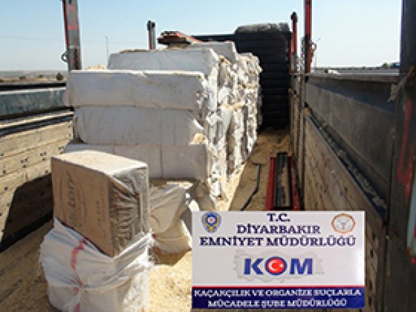 Silvan'da 80 bin paket sigara yakalandı