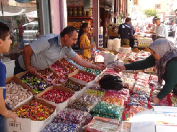 Bayram şekeri tezgâhlarda yerini aldı