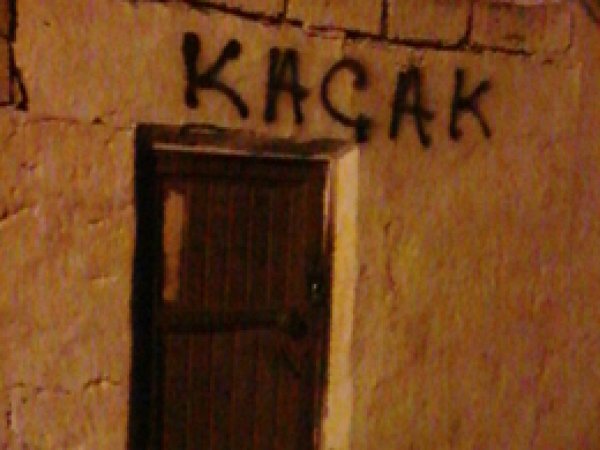 PKK Silvan'da evleri işaretliyor