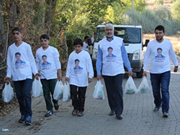 Bingöl'de Yasin Börü'nün yerine et dağıtıldı