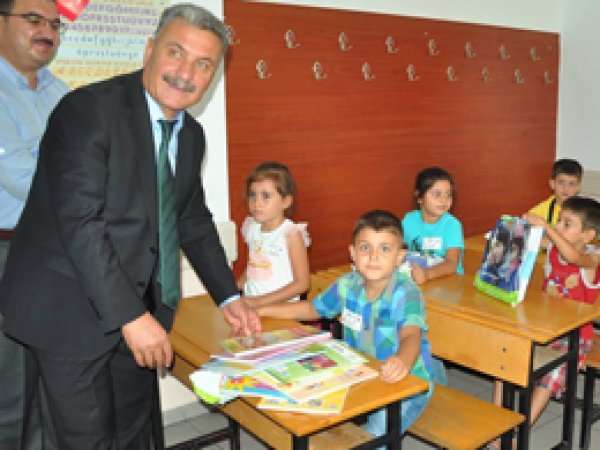 Tarsus'ta 73 bin öğrenci ders başı yaptı