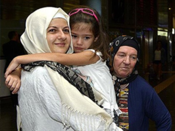 İlk hac kafilesi yurda döndü