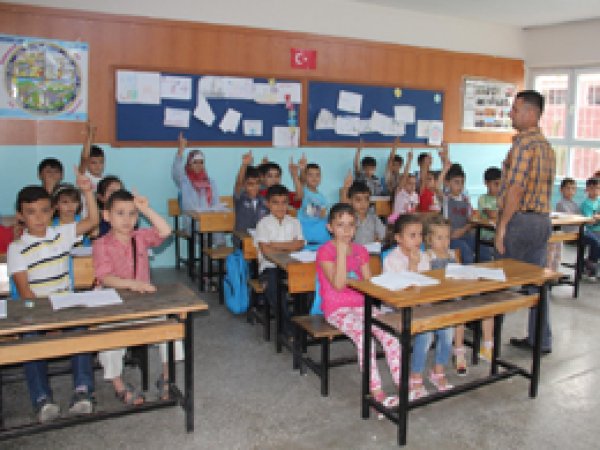 Adana'da Suriyeli 15 bin çocuk eğitim görüyor