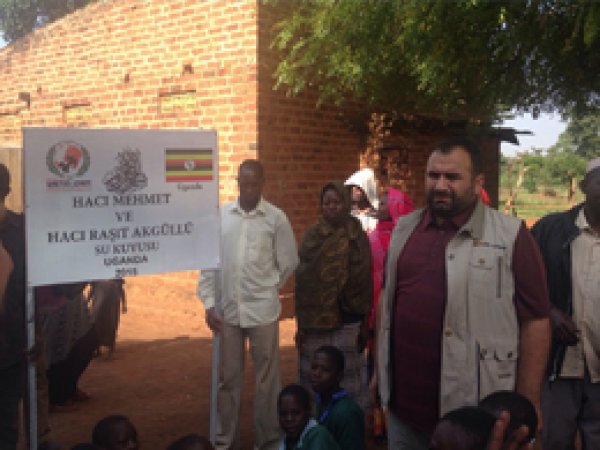 Avrupa Yetim Der Uganda'da 5 su kuyusu açtı
