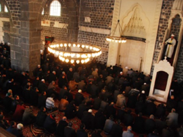 Cuma hutbesinde çukur siyasetine tepki