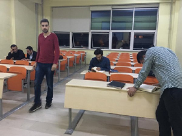Üniversitede kız-erkek sınıfları ayrıldı