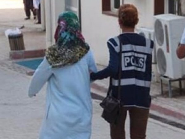 FETÖ'nün ''Adliye ablası'' gözaltına alındı