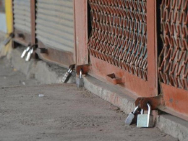 Diyarbakır'da kepenk kapatanlara bir yıl hapis