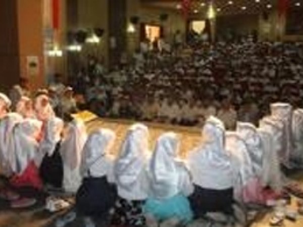'Çocuklarımızı namazla yetiştirmeliyiz'