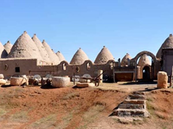 Harran'ın Konik Kubbeli evlerine kış bakımı