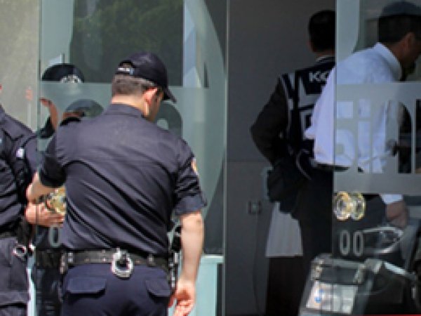FETÖ derneğine operasyon : 47 gözaltı kararı