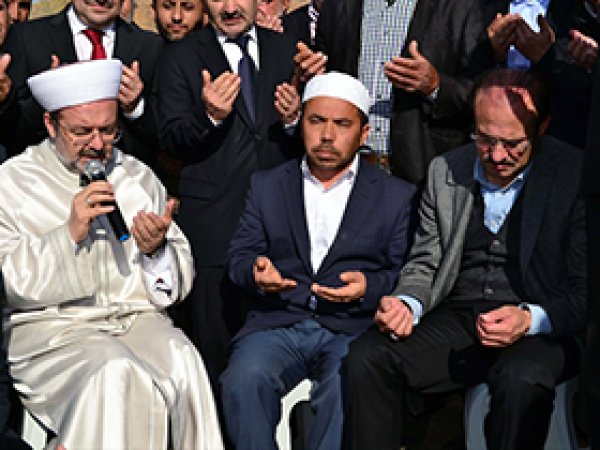 Görmez: Her çocuk Müslüman doğar