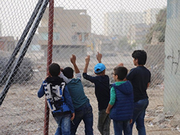 Nusaybin'de çocuklar yıkılan okulunu özlüyor