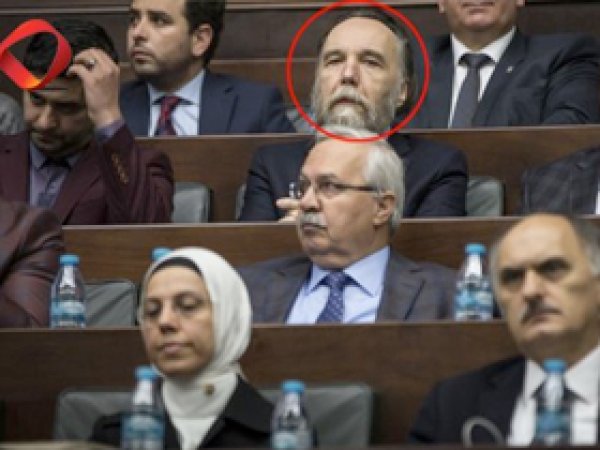 AK Parti grup toplantısında sürpriz misafir