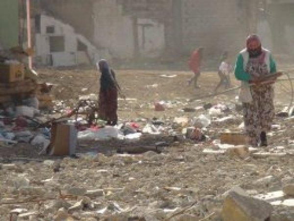 Nusaybin'de enkaz çalışmaları sürüyor
