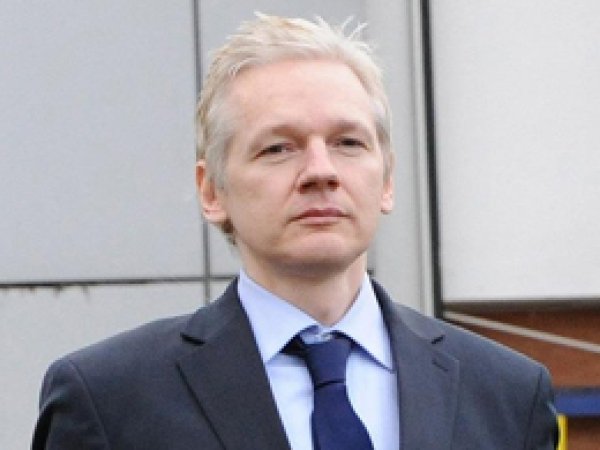 Julian Assange Londra'da sorgulandı