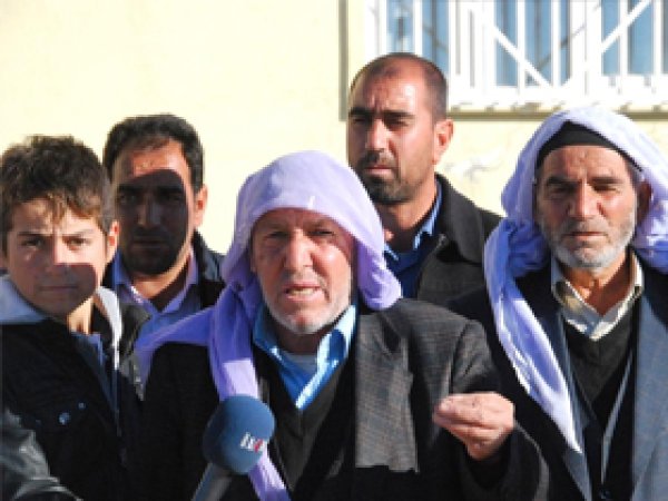 Köy halkından ev yıkımına tepki