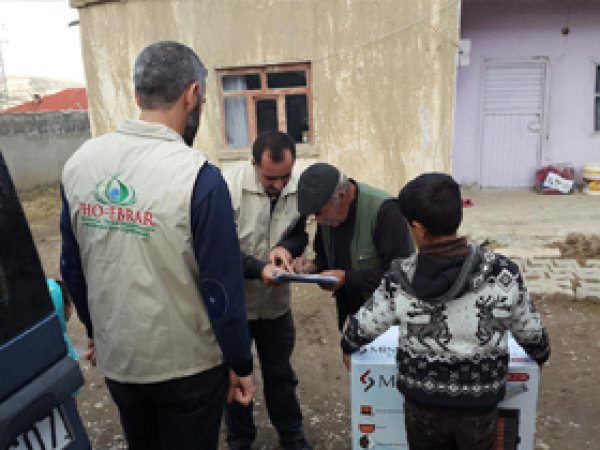 IHO EBRAR'dan muhtaç ailelere kışlık yardımı